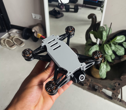 MÁY BAY KHÔNG NGƯỜI LÁI CINEJ (DR 13)