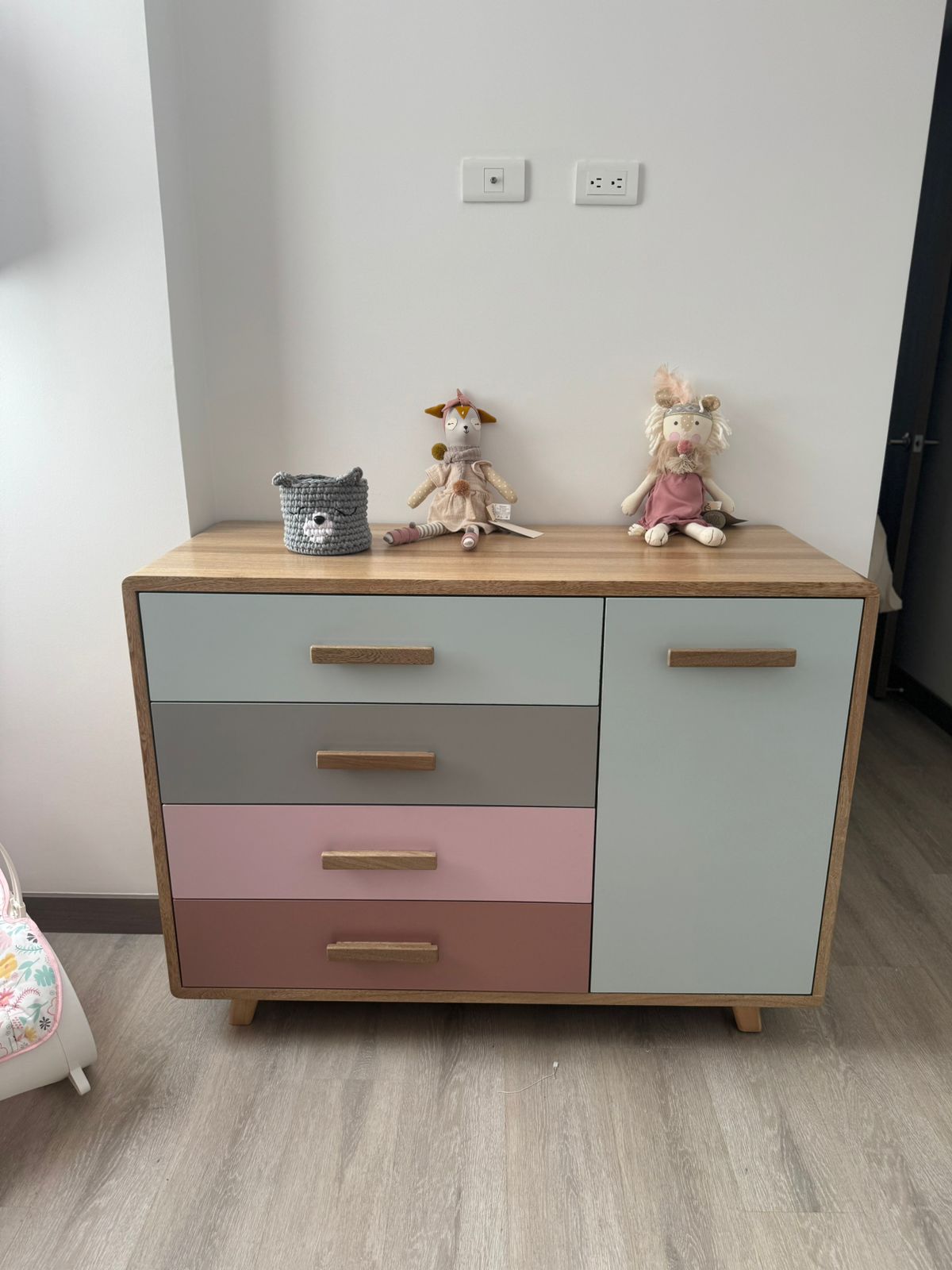 Bàn thay đồ bằng gỗ 120×50×90 cm (DG 69)