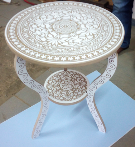 Bàn chạm khắc (DG 150)